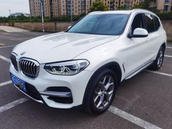 X3  xDrive28i Deluxe Set version