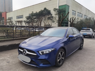 A 200 L sports sedan fashion version