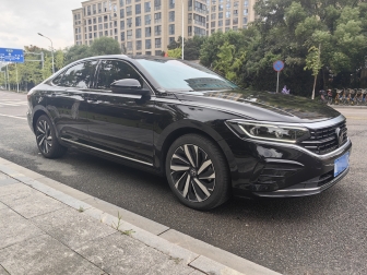 Passat  380TSI Deluxe Edition