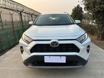 RAV4  2.0L CVT four-wheel drive fashion edition